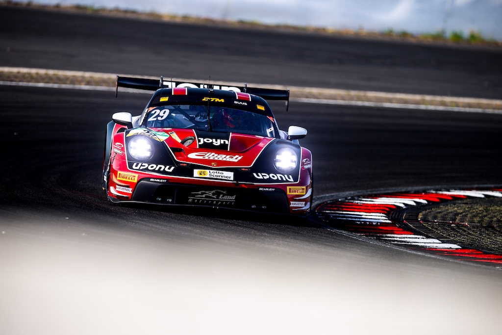 Bastian Buus leverede stærke comebacks på Nürburgring.
(Foto: Land-Motorsport)